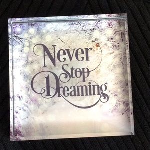 Paper Weight Never Stop Dreaming